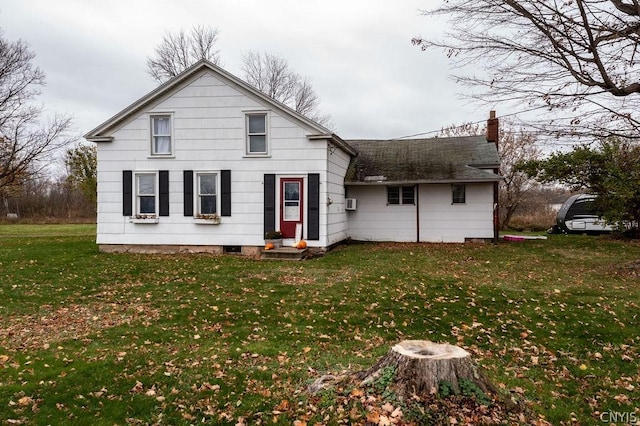 view of front property featuring a front lawn