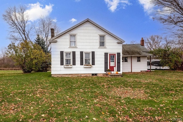 view of front property featuring a front lawn