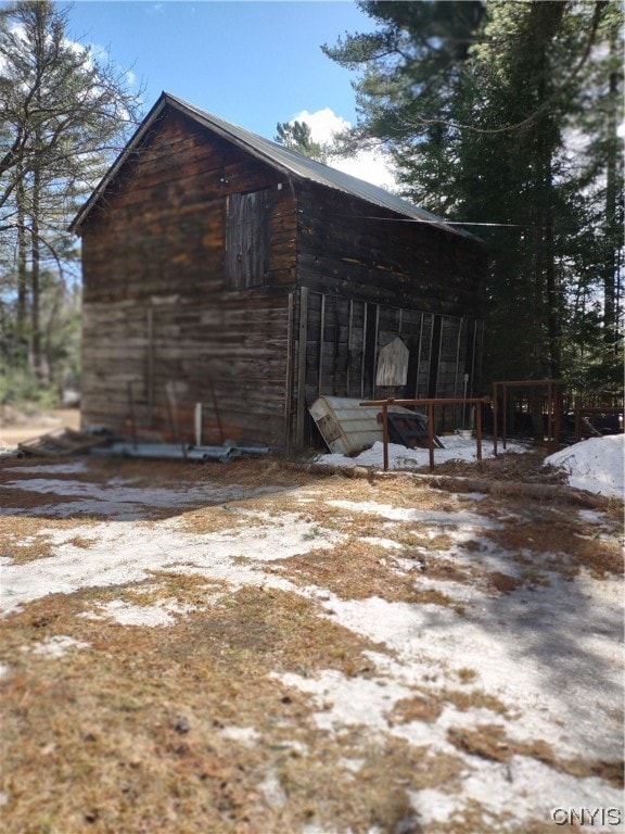 view of outdoor structure