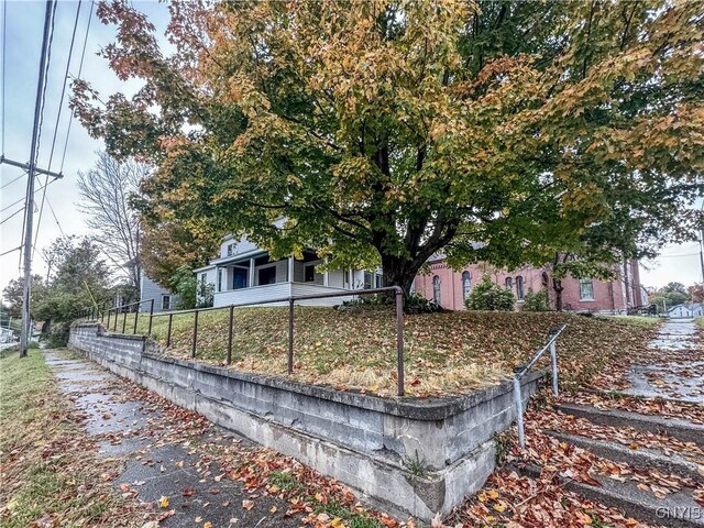 12 Academy St, Antwerp, NY 13608 - view of front of house with fence