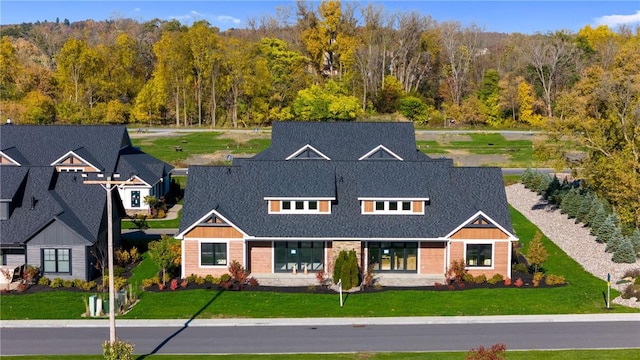 view of front of house featuring a front yard