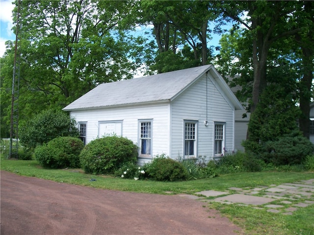 view of front facade