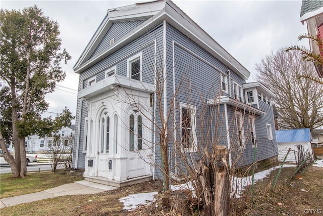 view of home's exterior