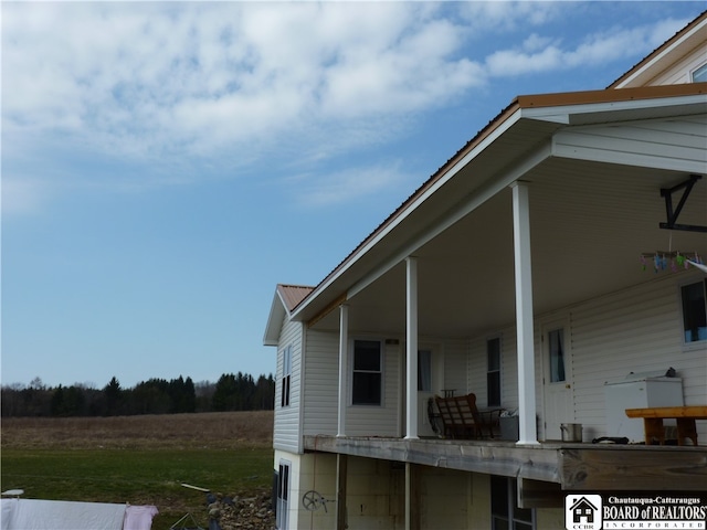 view of home's exterior