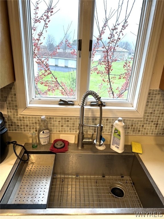 interior details featuring tasteful backsplash