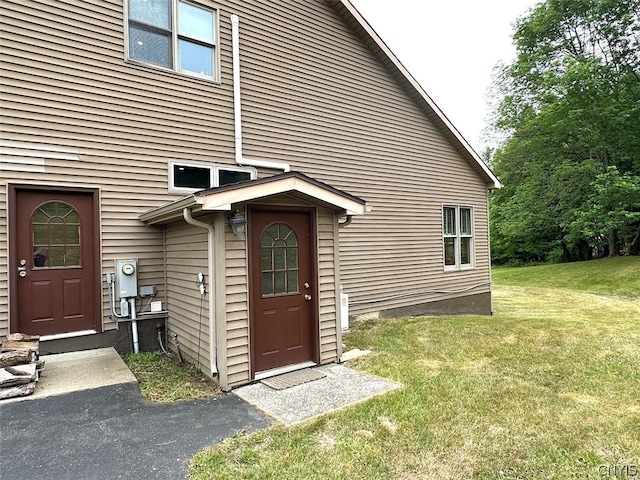 exterior space featuring a yard