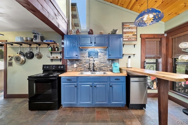 kitchen with decorative light fixtures, backsplash, blue cabinets, sink, and black range with electric cooktop