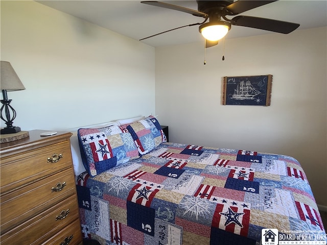 bedroom with ceiling fan