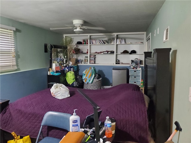 bedroom featuring ceiling fan