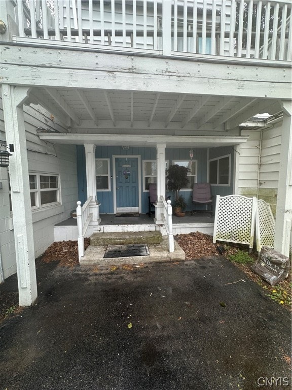 exterior space featuring a porch