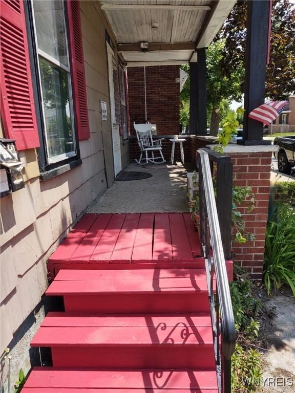 1510 Ashland Ave, Niagara Falls, NY 14301 - view of wooden porch