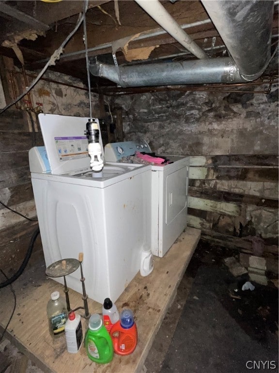 utility room featuring independent washer and dryer