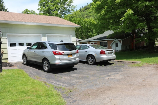 exterior space featuring a lawn