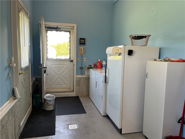 laundry room featuring washer and dryer