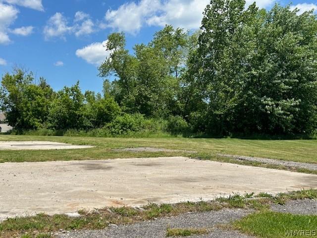 4435 Military Rd, Niagara, NY 14305