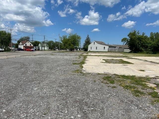4435 Military Rd, Niagara, NY 14305