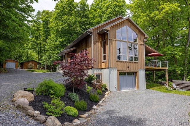 view of front of house featuring a garage