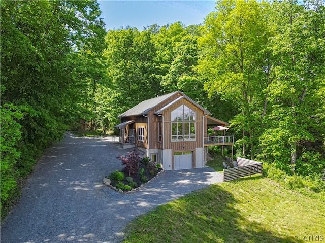 view of front of home featuring a garage