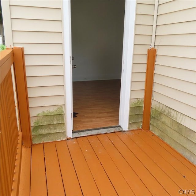 property entrance with a balcony