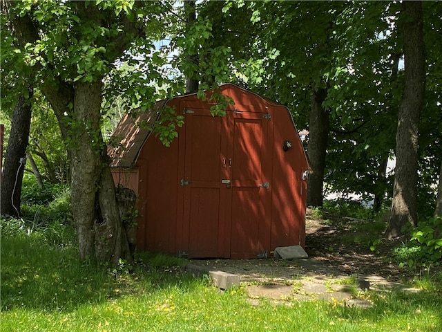 view of outdoor structure