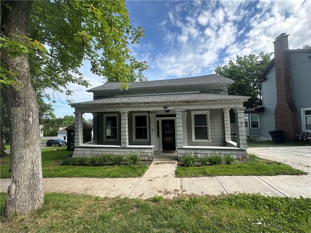 view of front facade featuring a porch