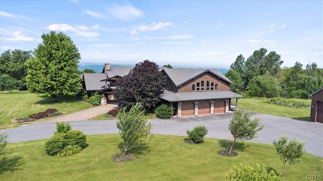 view of front of house featuring a front yard