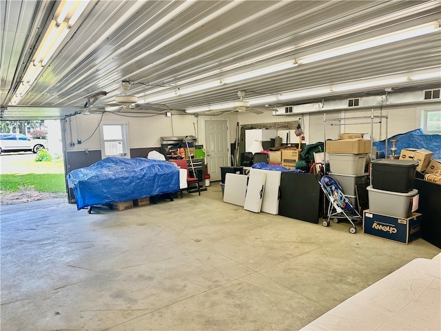 garage featuring ceiling fan