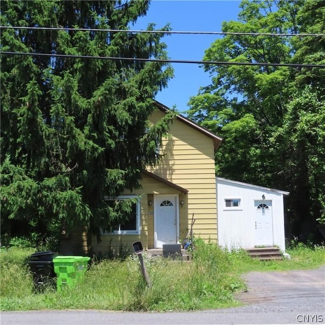 view of front of house