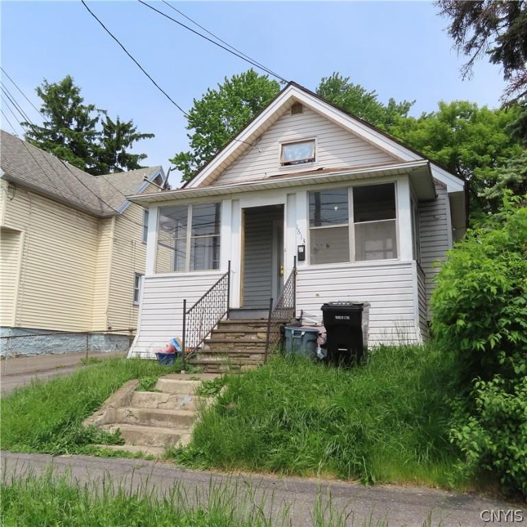 view of bungalow-style house