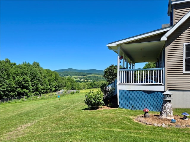 view of yard with a mountain view