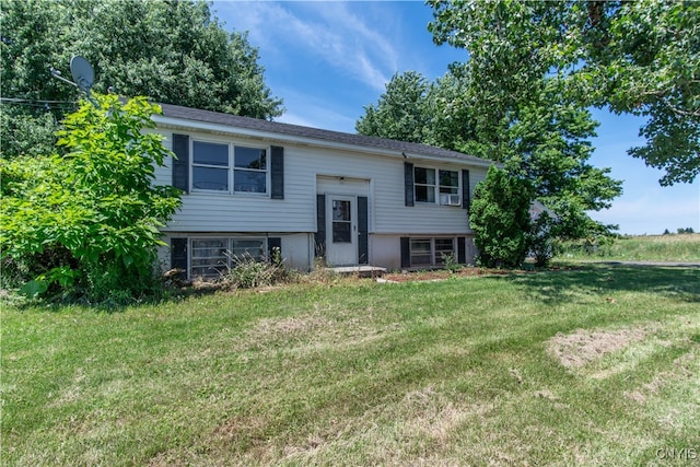 split foyer home with a front yard