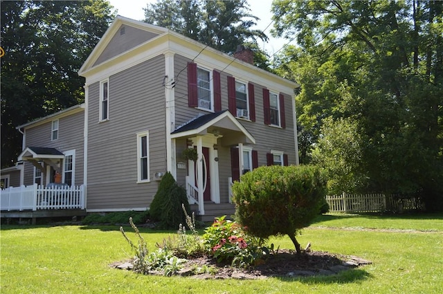 view of front of property with a front yard