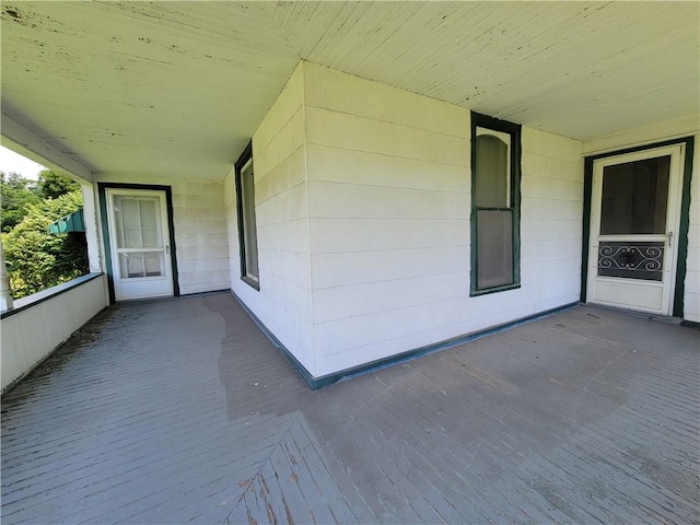 view of patio / terrace featuring covered porch