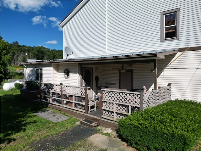 view of front of house featuring covered porch