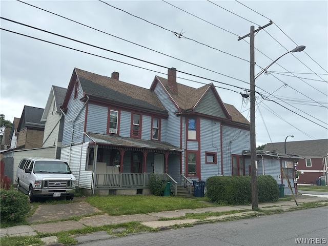 view of front facade featuring a porch