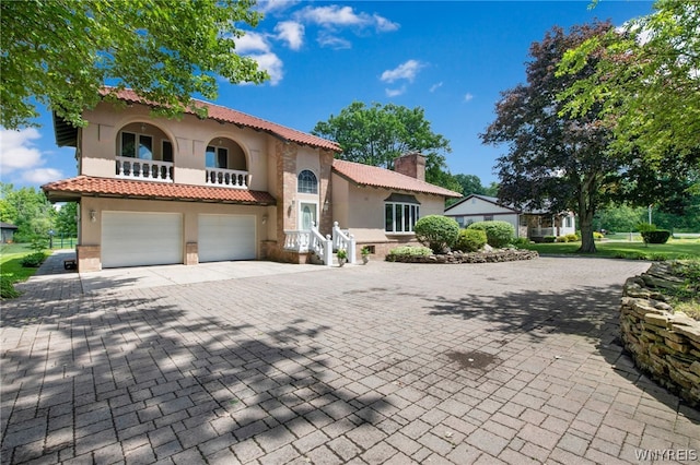 view of front of house featuring a garage