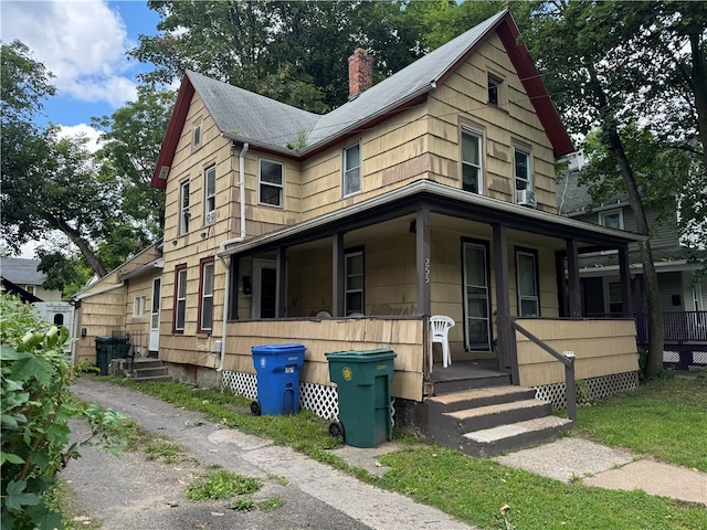 view of front facade featuring a porch