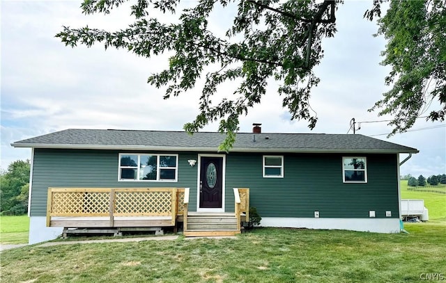 view of front of house with a front lawn