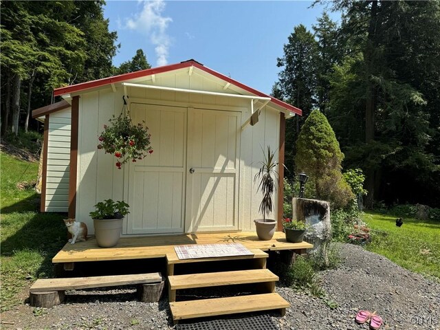 view of outbuilding