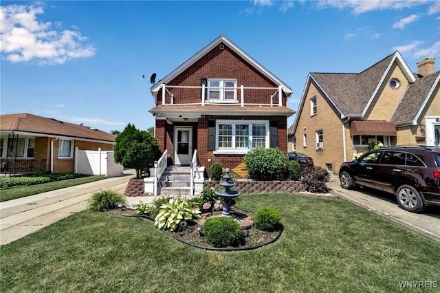 view of front of home with a front lawn