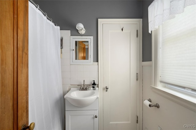 bathroom featuring vanity