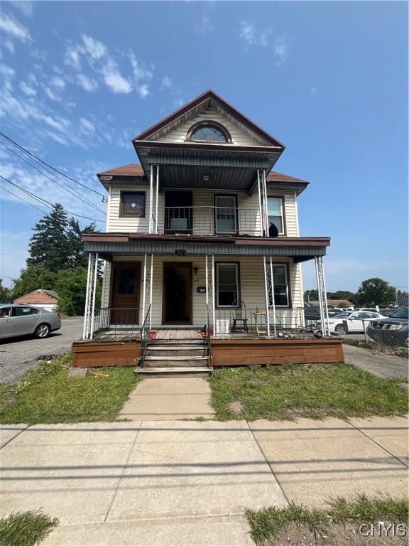 view of front of house with covered porch