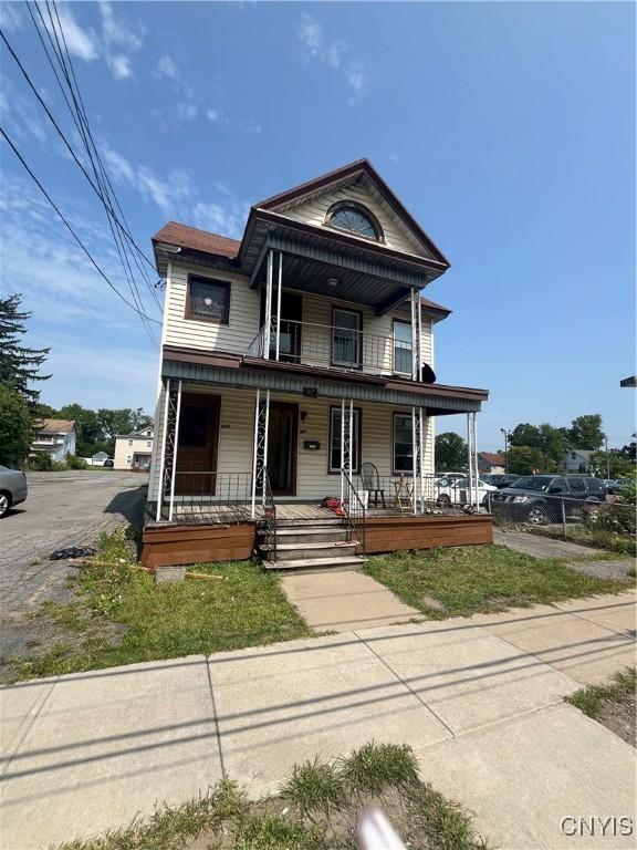 view of front of property with a porch