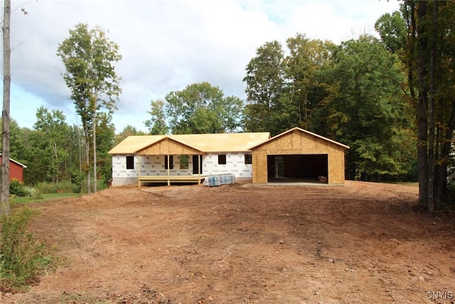 view of front of home featuring a garage