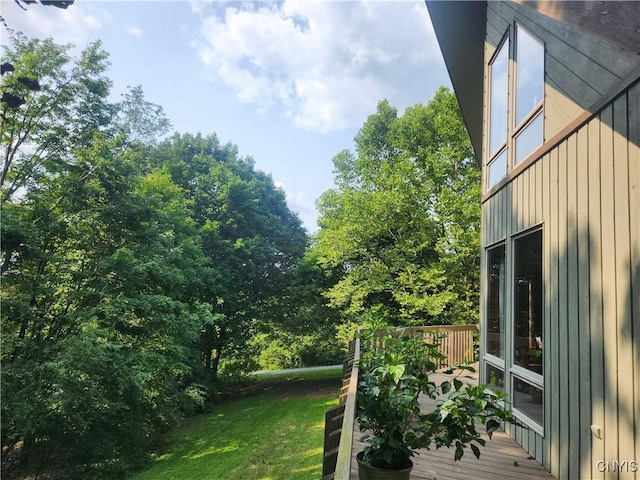 1666 Buffs Blf, Skaneateles, NY 13152 - view of grassy yard with a deck