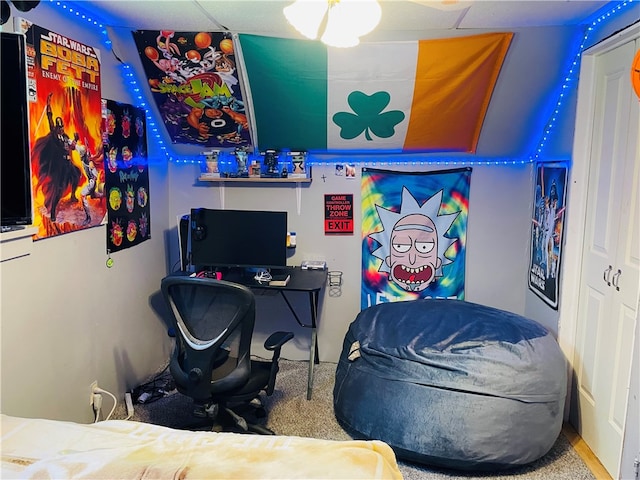 bedroom featuring carpet flooring