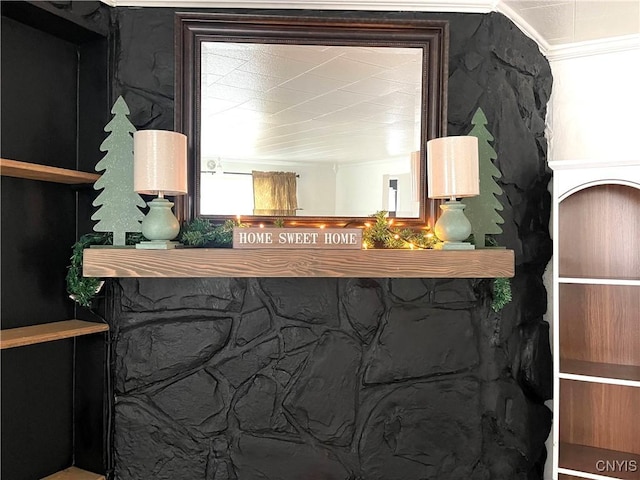 132 E Remington St, Rutland, NY 13612 - detailed view of ornamental molding