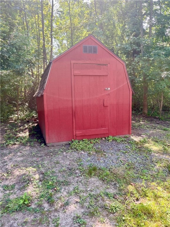 view of outbuilding