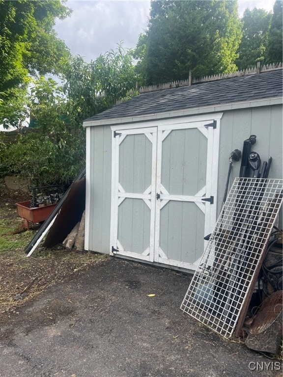 view of outbuilding