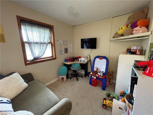 recreation room featuring carpet